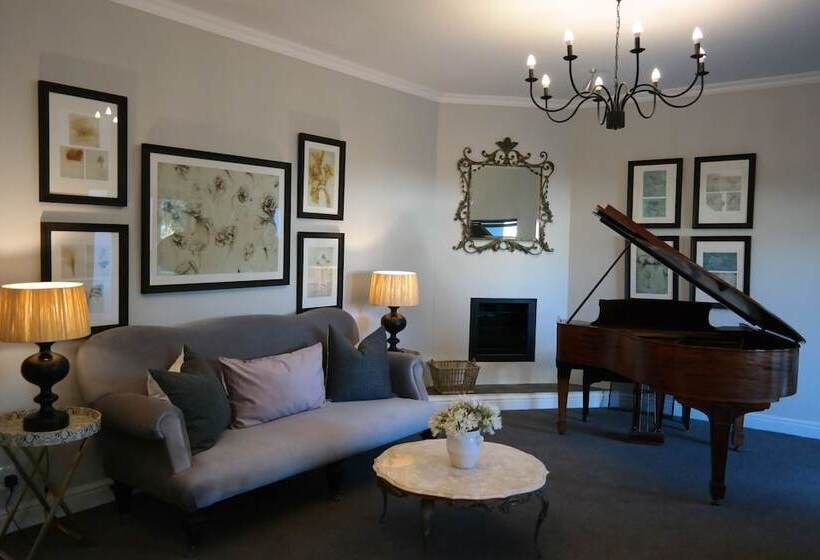 Quartet Hotel And Garden Suites