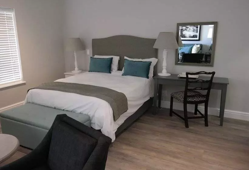 Quartet Hotel And Garden Suites