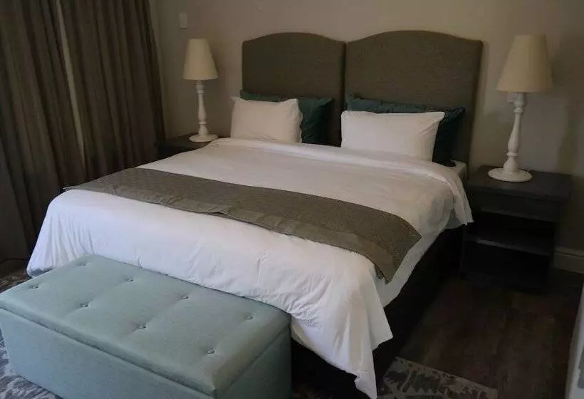 Quartet Hotel And Garden Suites