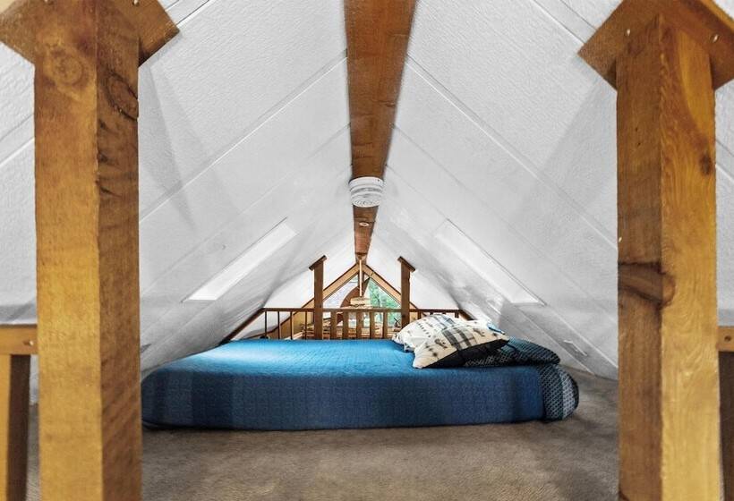 ユースホステル Cascades Inn