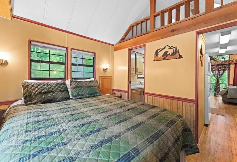 ユースホステル Cascades Inn