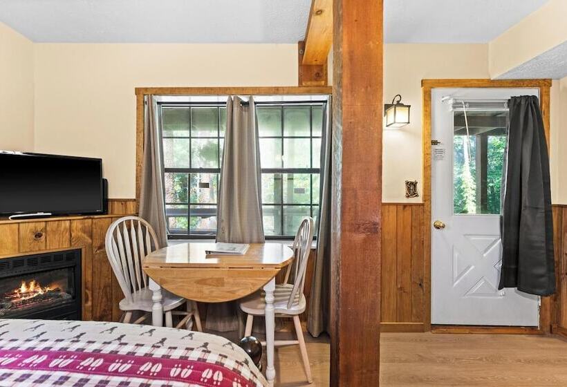 ユースホステル Cascades Inn