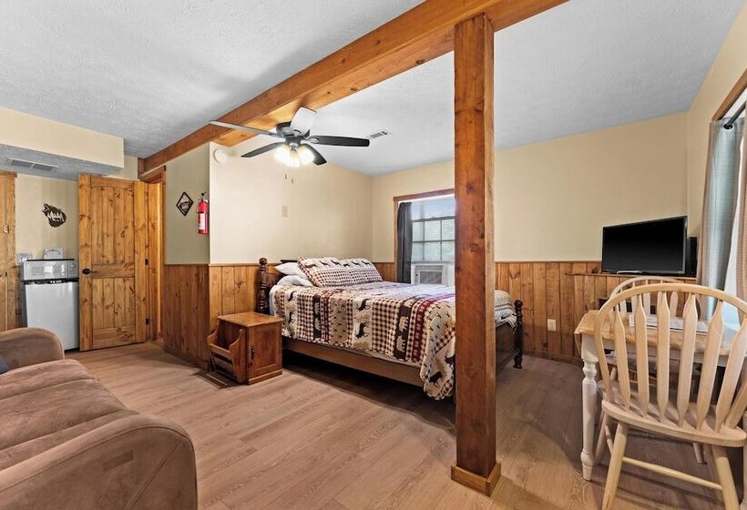 ユースホステル Cascades Inn