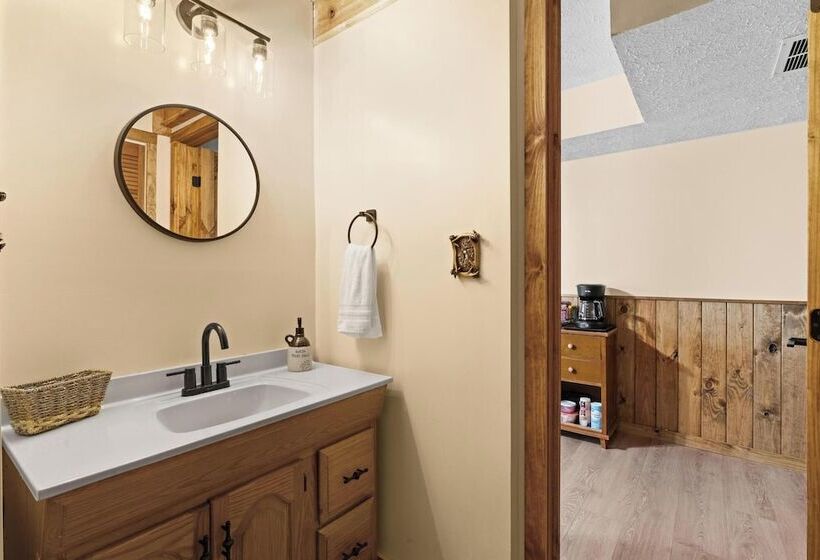 ユースホステル Cascades Inn