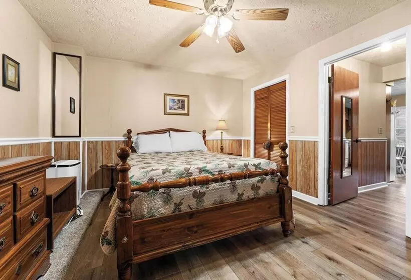 Retkeilymaja Cascades Inn