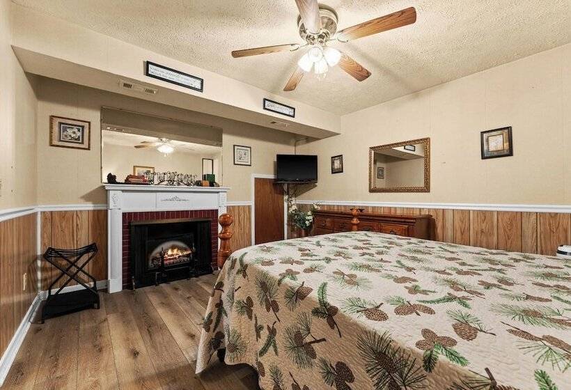 ユースホステル Cascades Inn