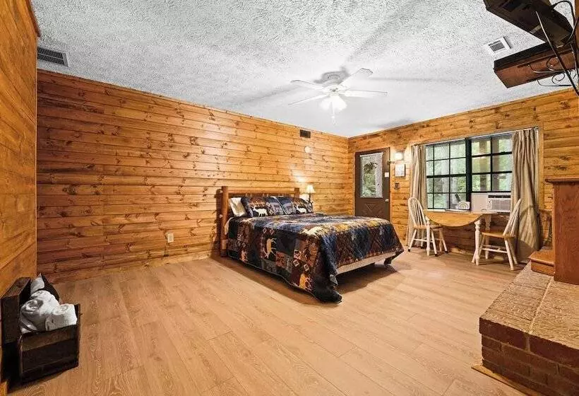 Retkeilymaja Cascades Inn