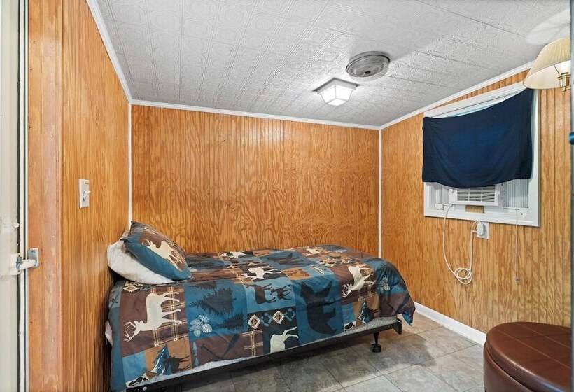 ユースホステル Cascades Inn