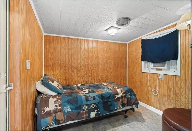 Retkeilymaja Cascades Inn