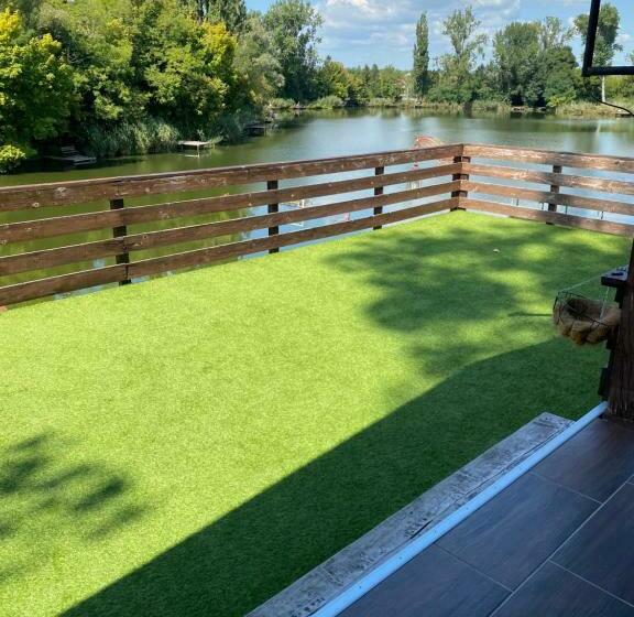 ベッドアンドブレックファースト éden Lounge Restaurant & Pension