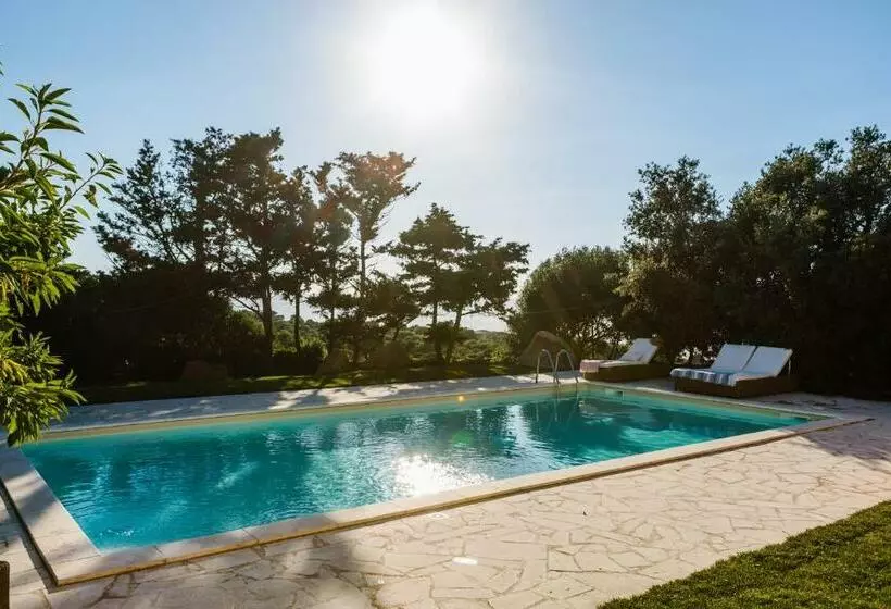 هتل Borgo Lu Puleu