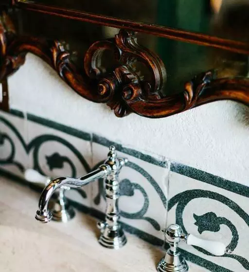 هتل Borgo Lu Puleu