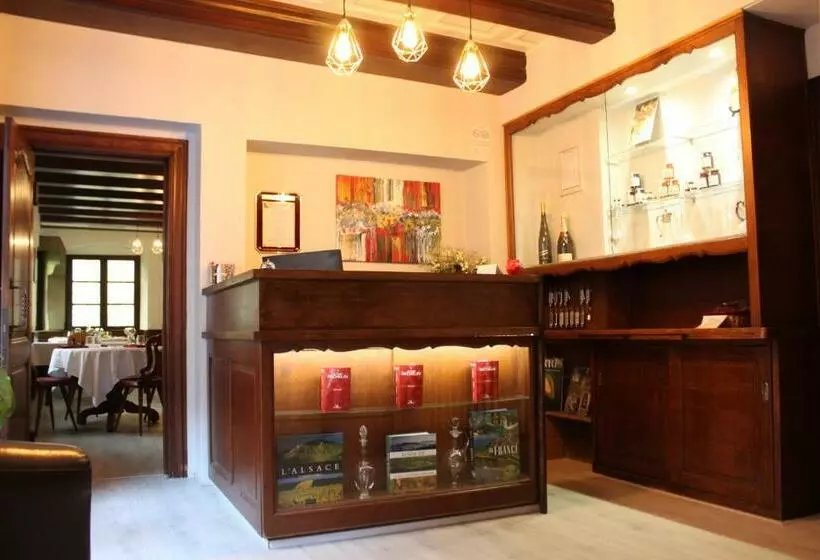 ホテル Hôtel Le Sarment