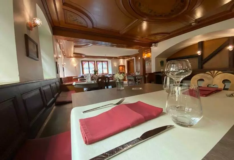 ホテル Hôtel Le Sarment