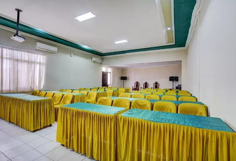 Reddoorz Syariah At Hotel Pandan Wangi Near Alun Alun Sidoarjo