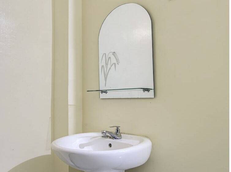 Reddoorz Syariah At Hotel Pandan Wangi Near Alun Alun Sidoarjo