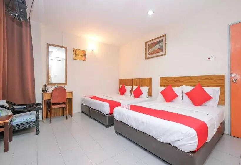 Hotelli Oyo 89877 Sun Triang