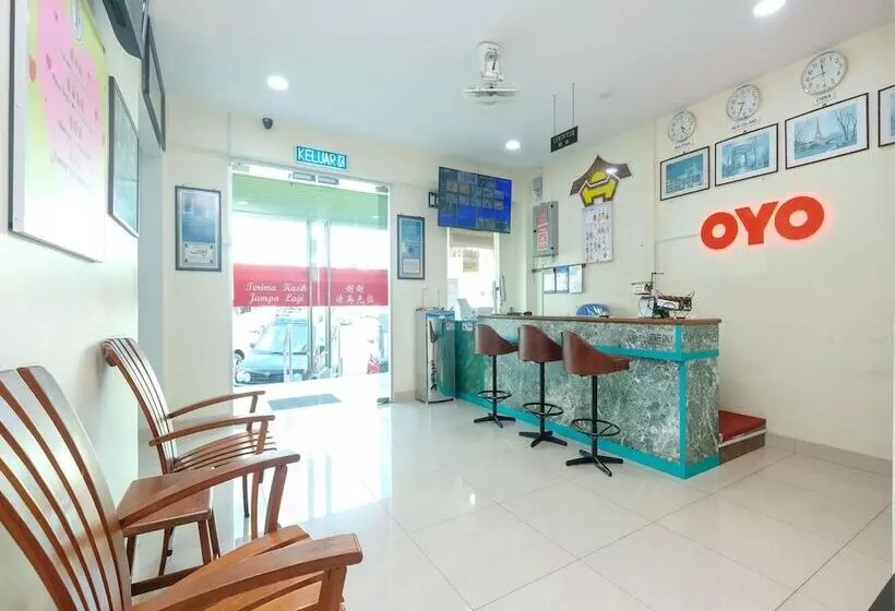 Hotelli Oyo 89877 Sun Triang