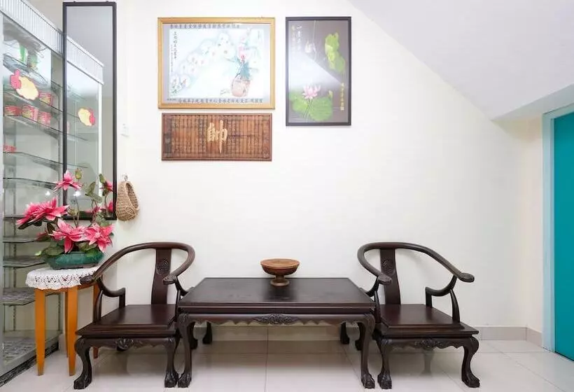 Hotelli Oyo 89877 Sun Triang