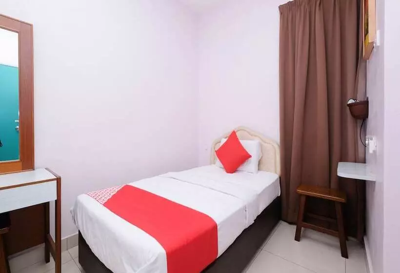 Hotelli Oyo 89877 Sun Triang