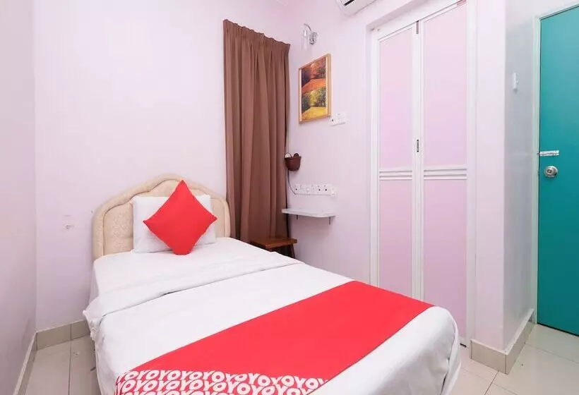 Hotelli Oyo 89877 Sun Triang