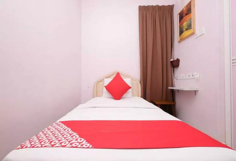 Hotelli Oyo 89877 Sun Triang