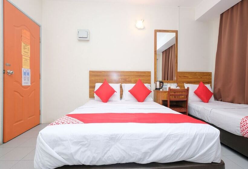 בית מלון כפרי Oyo 89877 Sun Triang