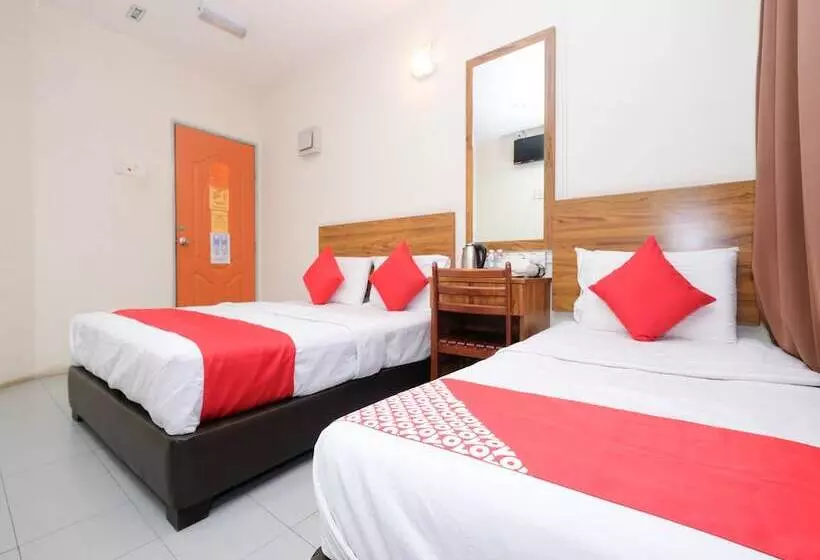 Hotelli Oyo 89877 Sun Triang