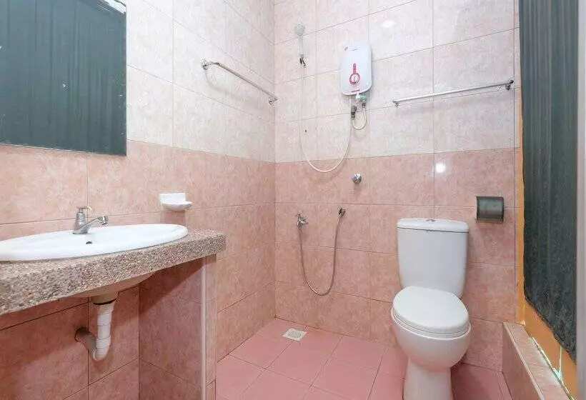 Hotelli Oyo 89877 Sun Triang