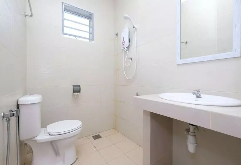 Hotelli Oyo 89877 Sun Triang