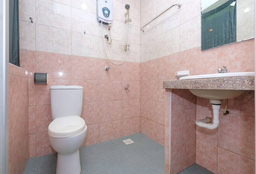 בית מלון כפרי Oyo 89877 Sun Triang