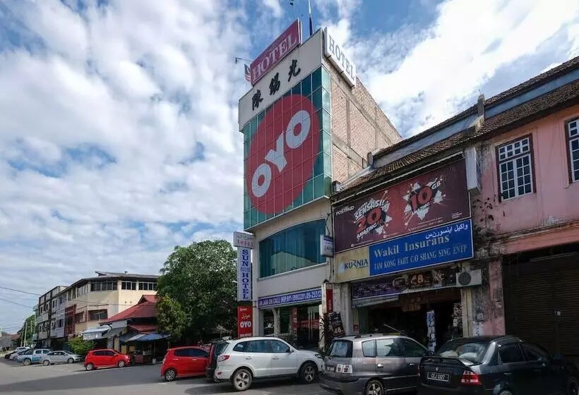 Hotelli Oyo 89877 Sun Triang