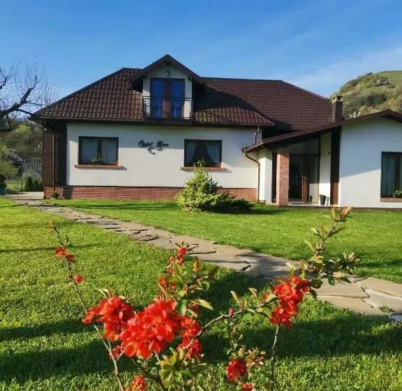 Majatalo Chalet Bora