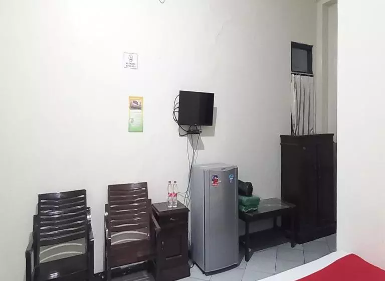 Reddoorz Syariah At Hotel Pandan Wangi Near Alun Alun Sidoarjo