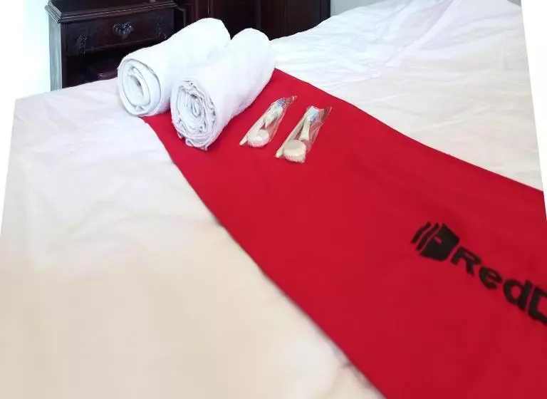 Reddoorz Syariah At Hotel Pandan Wangi Near Alun Alun Sidoarjo