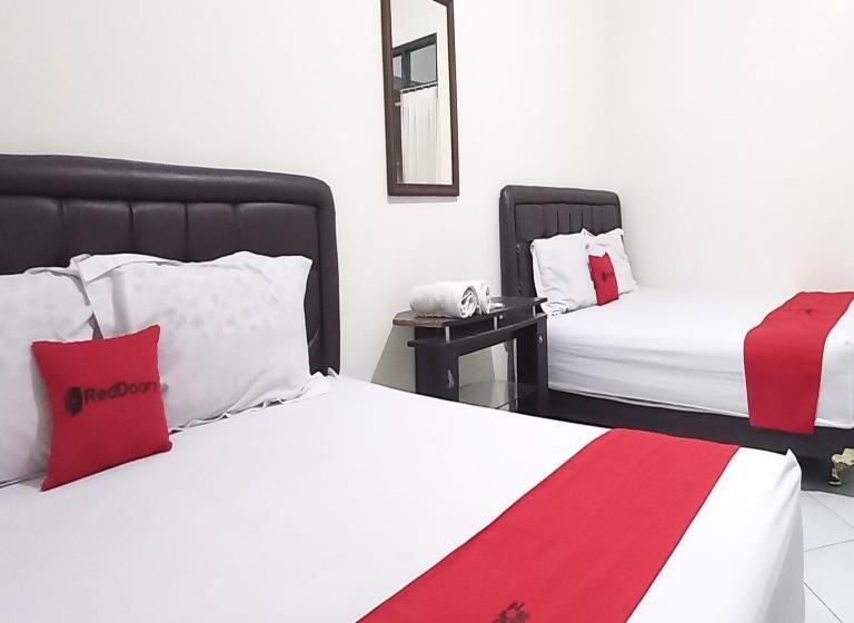 Reddoorz Syariah At Hotel Pandan Wangi Near Alun Alun Sidoarjo