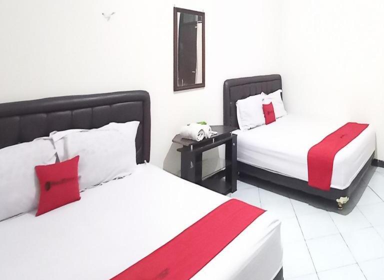 Reddoorz Syariah At Hotel Pandan Wangi Near Alun Alun Sidoarjo