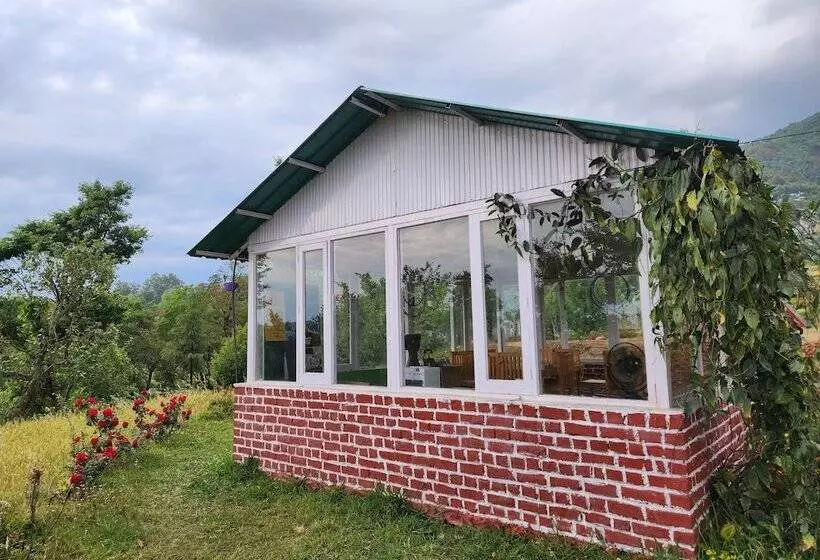 Retkeilymaja Hipostel Bir   Stay And Cafe