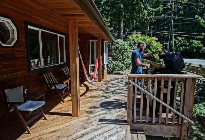 Retkeilymaja Up The Creek Backpacker's Lodge