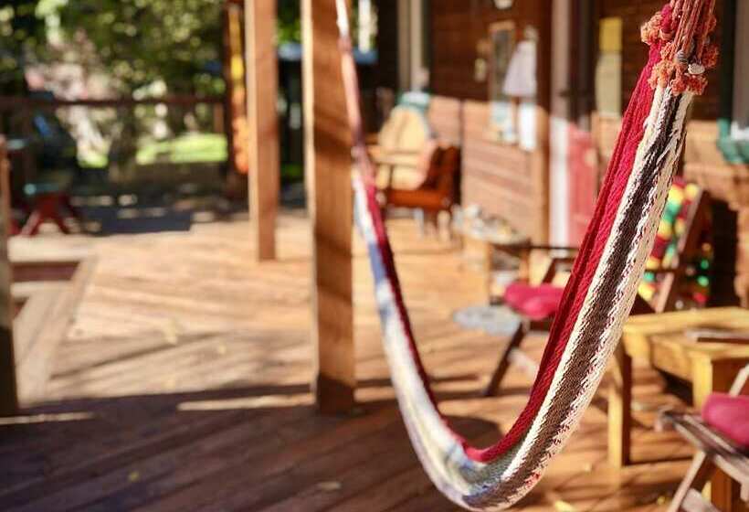 旅馆 Up The Creek Backpacker's Lodge