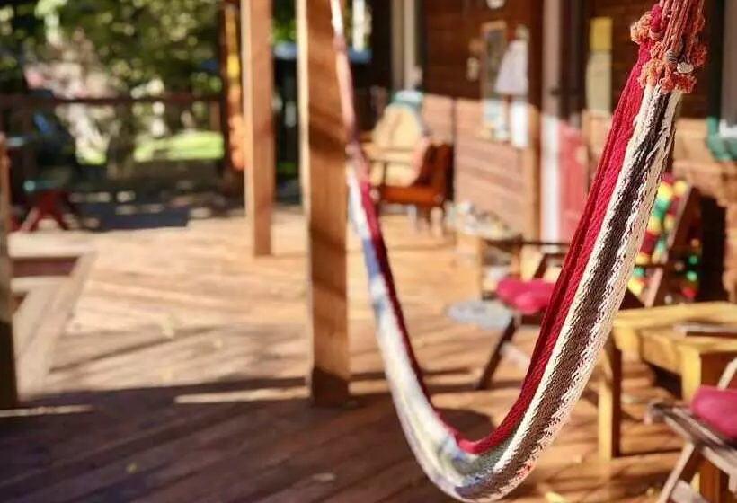 Retkeilymaja Up The Creek Backpacker's Lodge