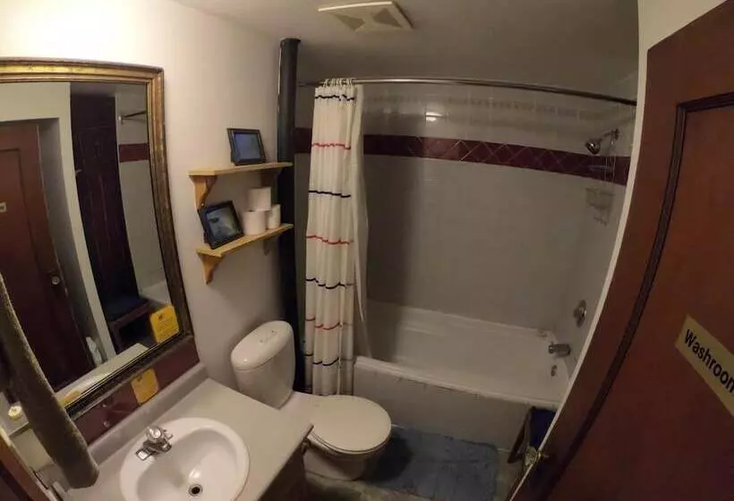 Retkeilymaja Up The Creek Backpacker's Lodge