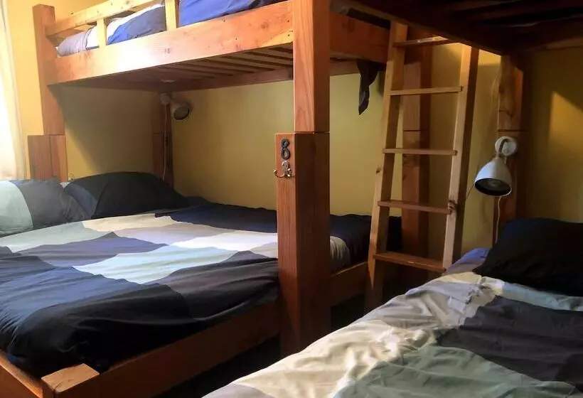 Retkeilymaja Up The Creek Backpacker's Lodge