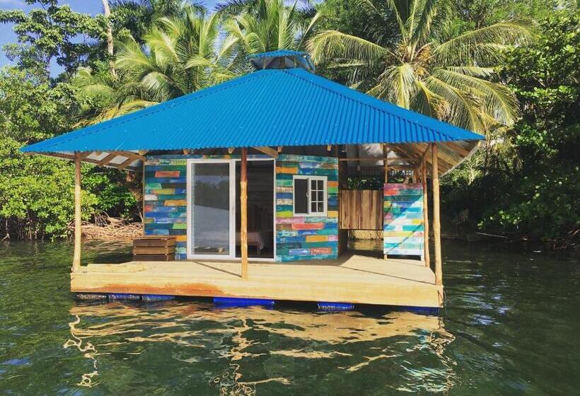 تختخواب و صبحانه El Toucan Loco Floating Lodges