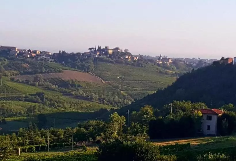 ベッドアンドブレックファースト La Terrazza Sui Vigneti Rovescala