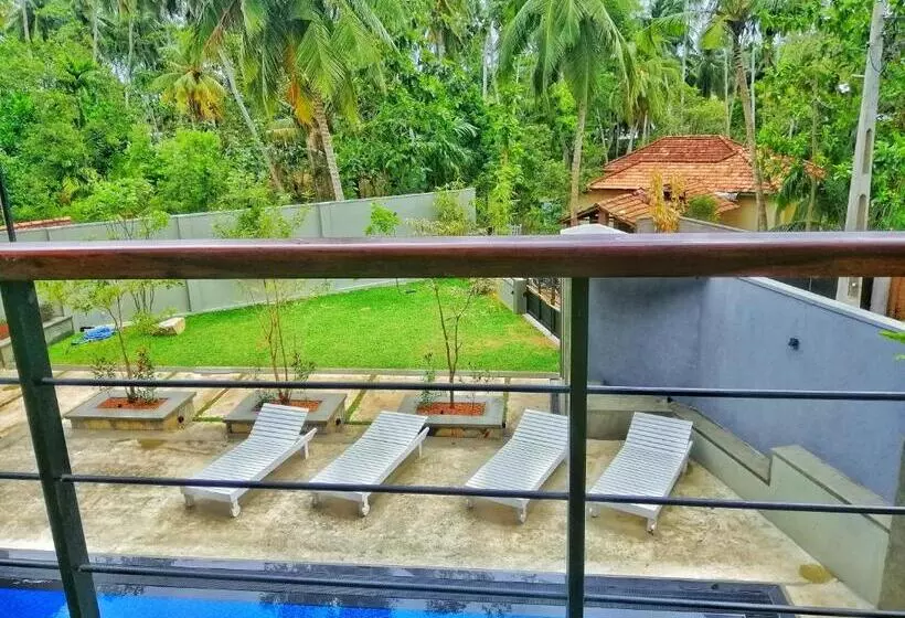 Hiriketiya Beach Hostels