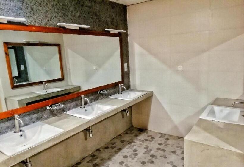 Hiriketiya Beach Hostels