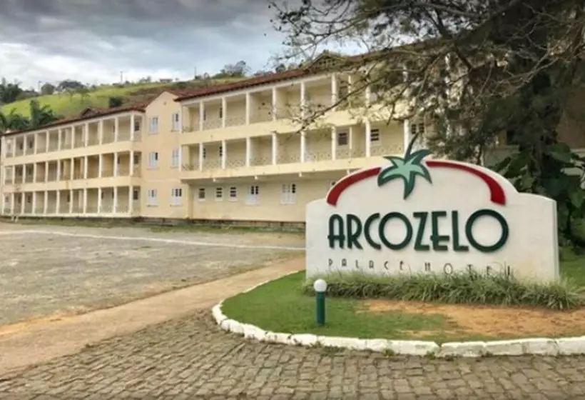 Hotelli Arcozelo Palace