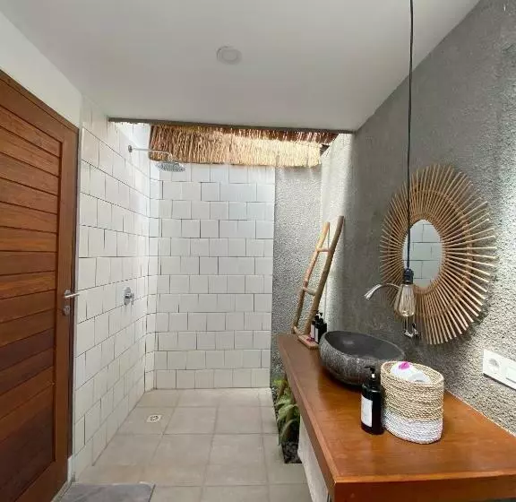 Suku Lifestyle Hotel & Villas