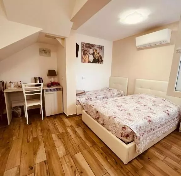 Majatalo Affitta Camere La Fenice Di Folli Lorella